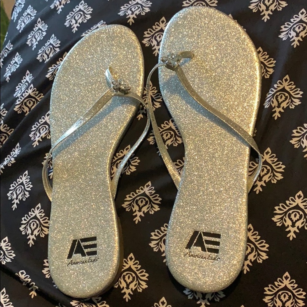 American Eagle Flip Flops